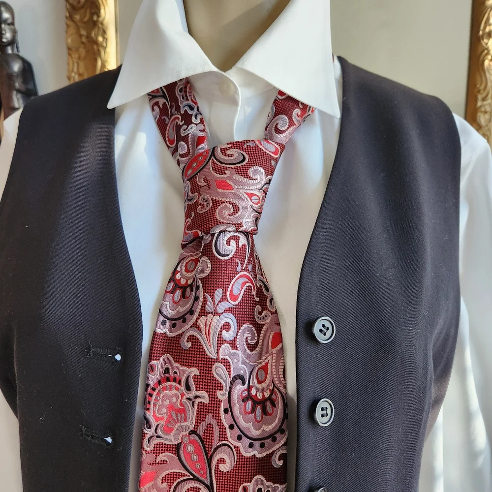 Massimo Ferre Red Paisley Tie Silk Silver Black Academia Old Money Heritage